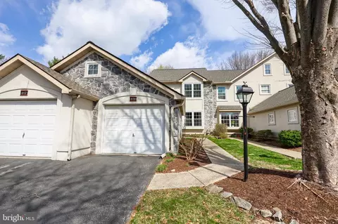 614 Crestgate Pl, Millersville, PA 17551