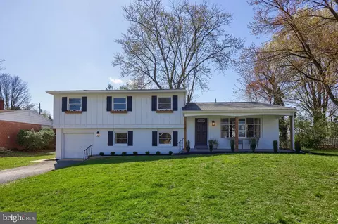1938 Longview Dr, Lancaster, PA 17601