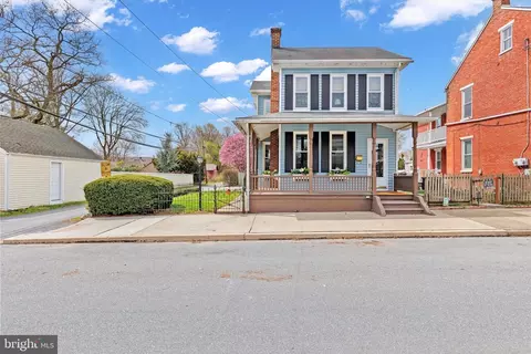 21 N Gay St, Marietta, PA 17547
