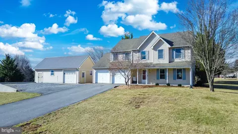 636 Meadow Hill Dr, Narvon, PA 17555