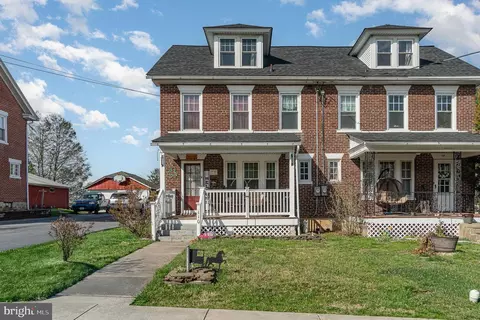 110 S Summit Ave, Quarryville, PA 17566