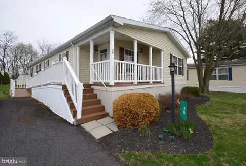 38 Ruth Dr, Gordonville, PA 17529