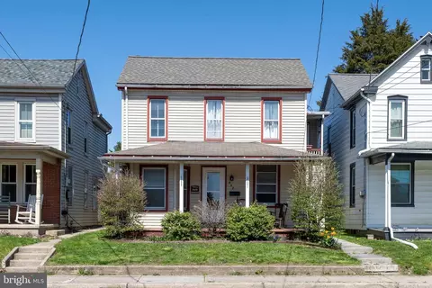 332 W High St, Manheim, PA 17545