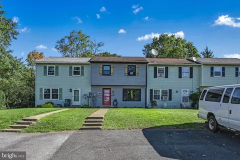 180 Gregg Cir, Ephrata, PA 17522