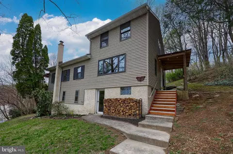 378 Bridge Valley Rd, Pequea, PA 17565