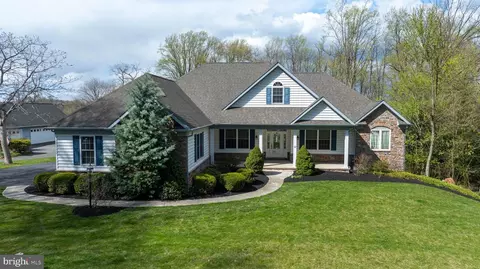 12 Woods Dr, New Providence, PA 17560
