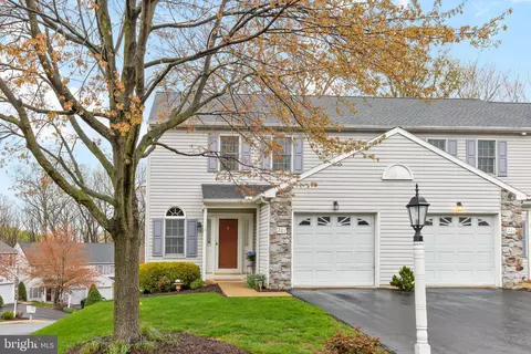 201 Topland Dr, Lancaster, PA 17601