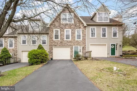 208 Oakridge Dr, Mountville, PA 17554
