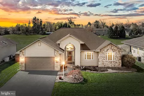 583 Blossom Trl, Mount Joy, PA 17552