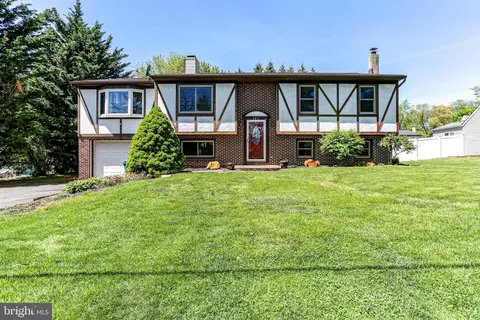 447 W Ridge Rd, Elizabethtown, PA 17022
