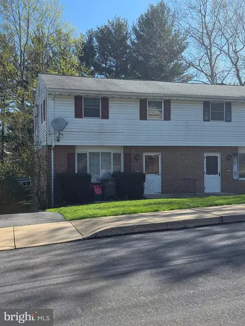 321 Fulton St, Akron, PA 17501