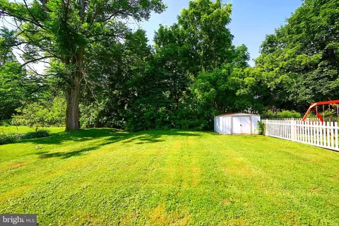 Exterior - 210 Noble St, Lititz, PA 17543 photo 10 of 10