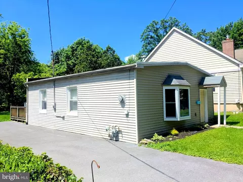Exterior - 210 Noble St, Lititz, PA 17543 photo 3 of 10