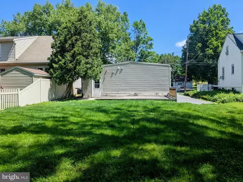Exterior - 210 Noble St, Lititz, PA 17543 photo 6 of 10