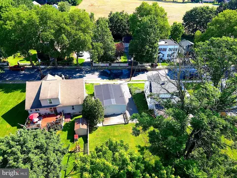 View/Area - 210 Noble St, Lititz, PA 17543 photo 2 of 4