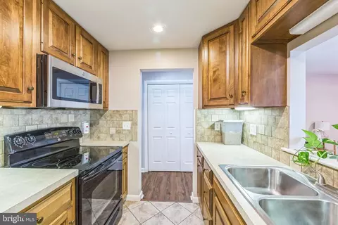 Kitchen - 210 Noble St, Lititz, PA 17543 photo 3 of 3