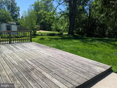 Exterior - 210 Noble St, Lititz, PA 17543 photo 4 of 10