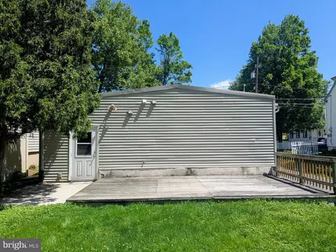 Exterior - 210 Noble St, Lititz, PA 17543 photo 5 of 10