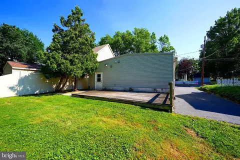 Exterior - 210 Noble St, Lititz, PA 17543 photo 7 of 10
