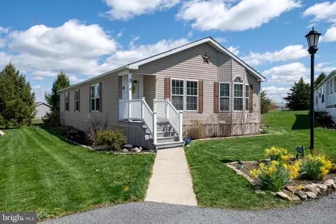 214 Summers Dr, Lancaster, PA 17601