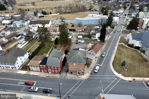 101 W 103 W Main St, Mount Joy, PA 17552
