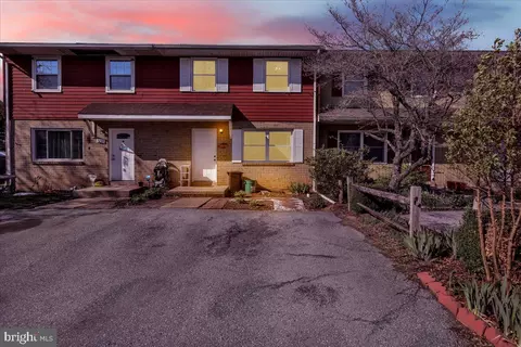 127 Maplewood Ln, Marietta, PA 17547