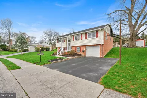 116 Swarthmore Dr, Lititz, PA 17543 photo 4