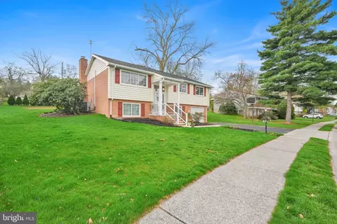 116 Swarthmore Dr, Lititz, PA 17543 photo 3