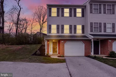 337 Crosswinds Dr, Lititz, PA 17543