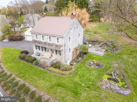 152 Stone Quarry Rd, Leola, PA 17540