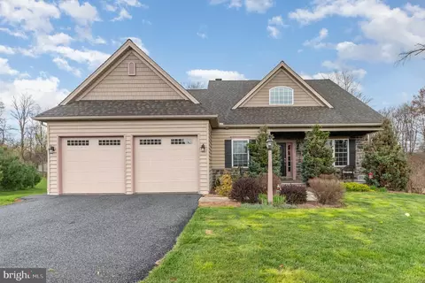 105 Monument Dr, Elizabethtown, PA 17022