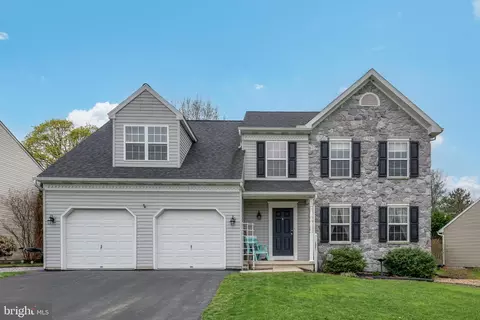 8 Carriage Dr, Mountville, PA 17554