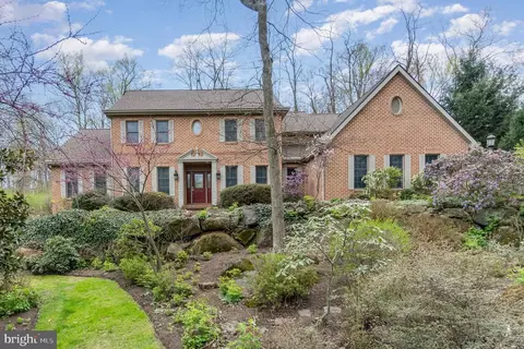 17 Magnolia Dr, Elizabethtown, PA 17022
