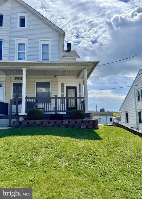 85 N Reamstown Rd, Stevens, PA 17578