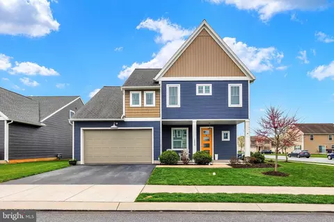 1402 Heatherwood Dr, Mount Joy, PA 17552