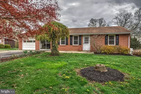 1724 Pennsylvania Ave, Lancaster, PA 17602