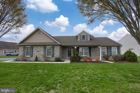 737 Heather Rdg, Manheim, PA 17545