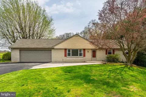 67 Center Rd, Quarryville, PA 17566