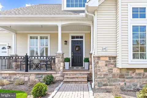 641 Dorset St, Lititz, PA 17543 photo 4