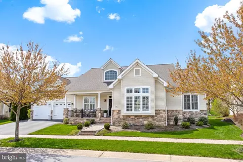 641 Dorset St, Lititz, PA 17543 photo 3