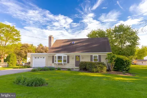 246 Froelich Ave, Mountville, PA 17554