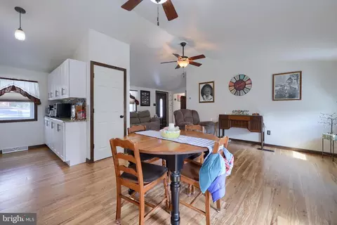 264 Noble St, Lititz, PA 17543 photo 6