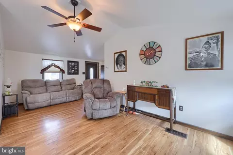 264 Noble St, Lititz, PA 17543 photo 5