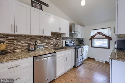 264 Noble St, Lititz, PA 17543 photo 12