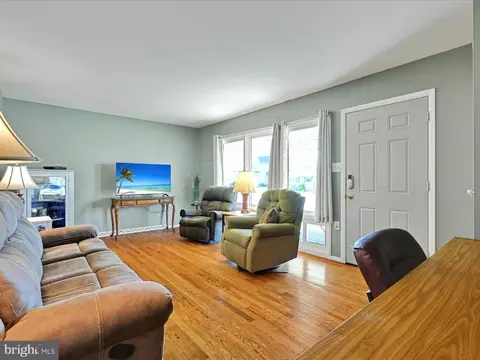 521 E New St, Lititz, PA 17543 photo 7