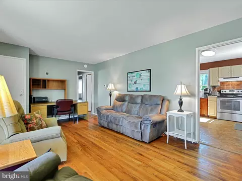 521 E New St, Lititz, PA 17543 photo 9