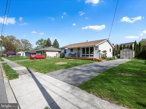 521 E New St, Lititz, PA 17543 photo 5