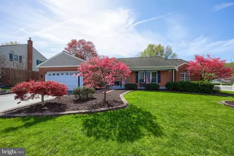55 Horseshoe Dr, Ephrata, PA 17522