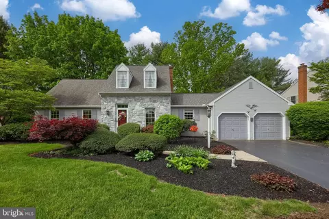 900 Gemstone Dr, Lancaster, PA 17601