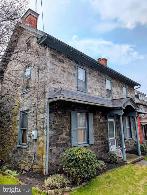 2928 E Lincoln Hwy E, Gordonville, PA 17529